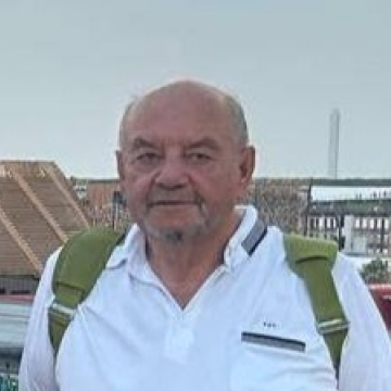Elhunyt Lázár János